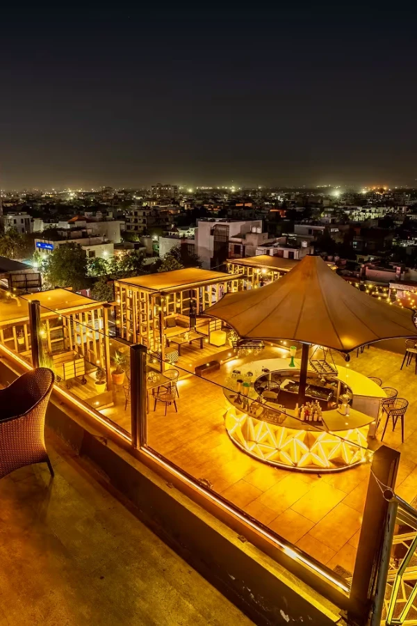 NIGHTLIFE AND ENTERTAINMENT OPTIONS IN JAIPUR